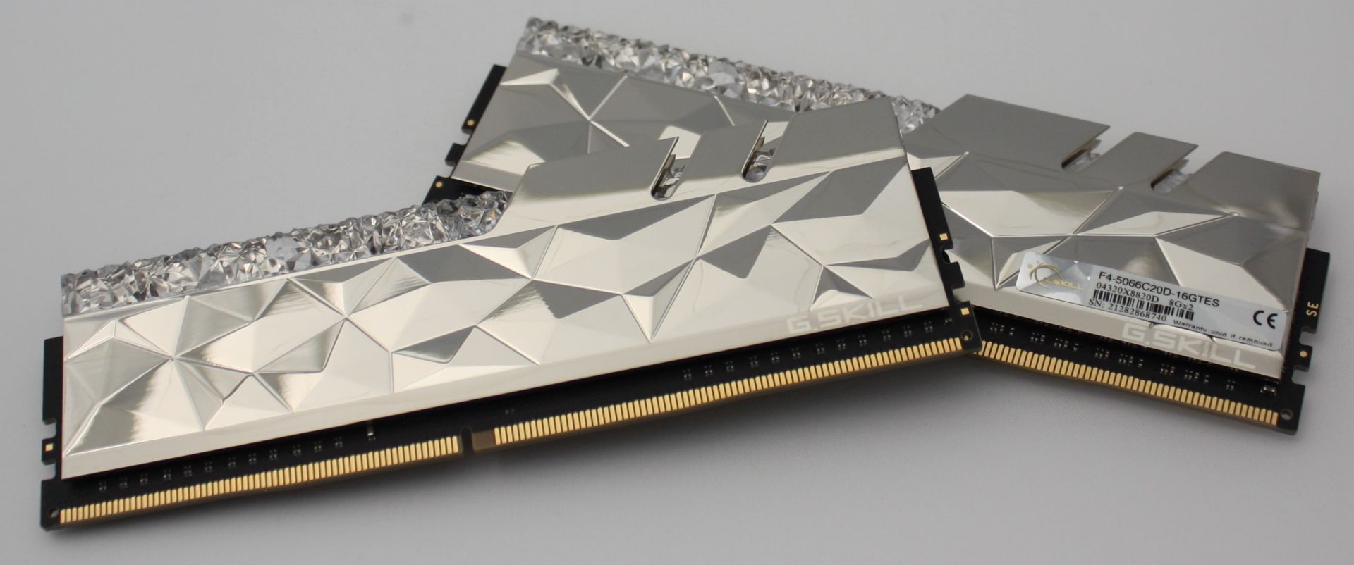 Memoria RAM DDR4 G - Skill 2 x 8 GB RGB Plateado Royal Elite 5066 Mhz