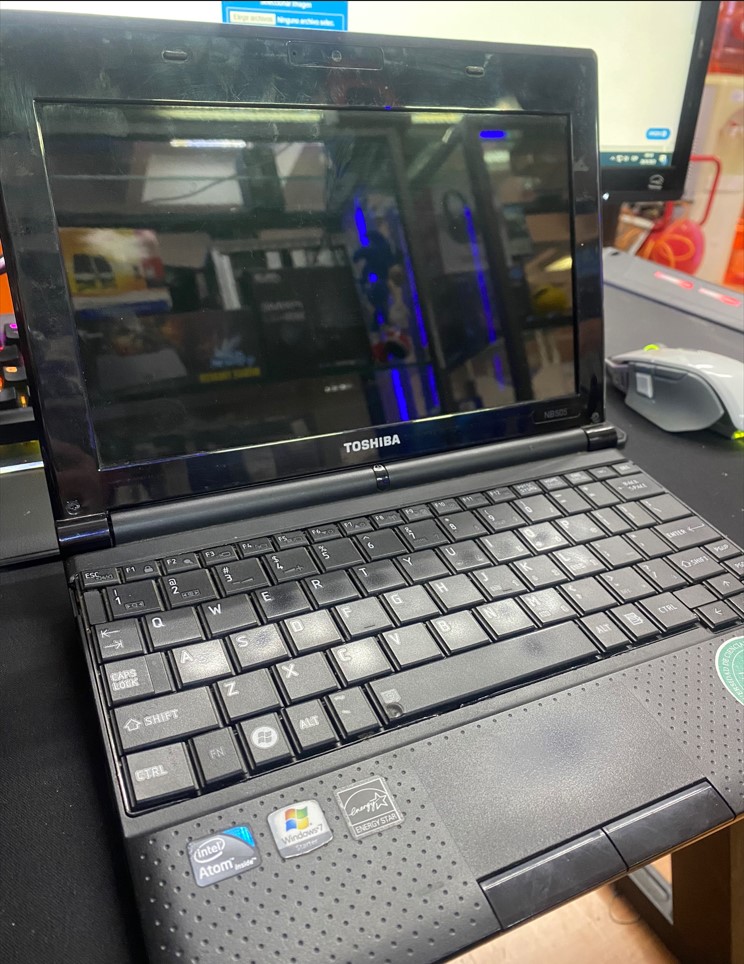 OUTLET Netbook Usada Toshiba NB 505 (Atom - 2GB - SSD 120GB)