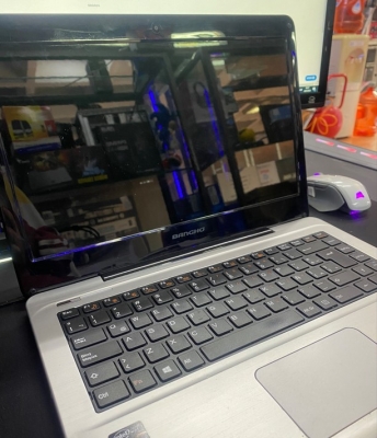 OUTLET Notebook Usada Bangho Zero 1425 (I5 - 8GB - SSD 32GB - HDD 256 GB)